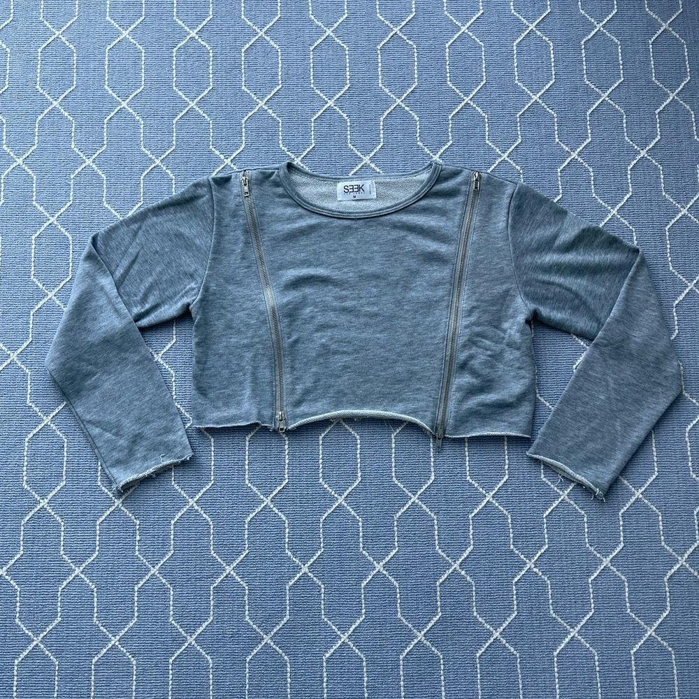 LF Seek the Label Gray Cropped Sweatshirt with Zipper Details - Size Medium